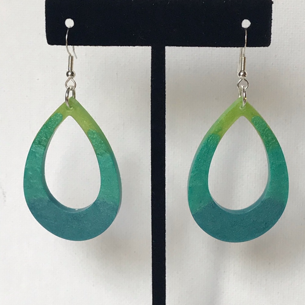 Handmade resin earrings by #ciranoushcrafting